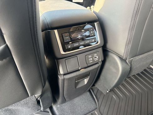New 2026 Subaru Ascent Limited AWD/4WD image 30