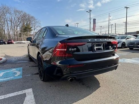 Used 2020 Volvo S60 T6 Momentum w/ Protection Package image 17
