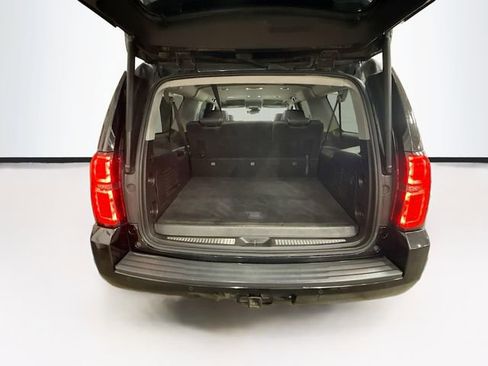 Used 2018 Chevrolet Suburban LT AWD/4WD image 28