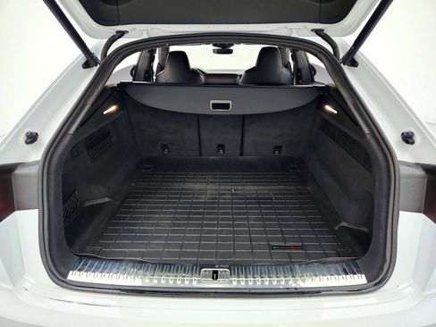 Used 2022 Audi RS Q8 w/ Luxury Package image 28