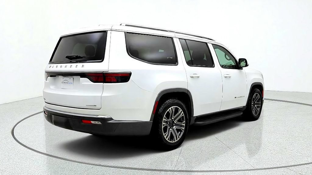 Used 2022 Jeep Wagoneer Series III AWD/4WD image 5