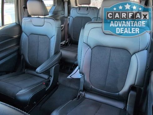 Used 2024 Jeep Grand Cherokee L Altitude image 8