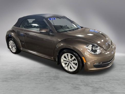 Used 2013 Volkswagen Beetle TDI image 7