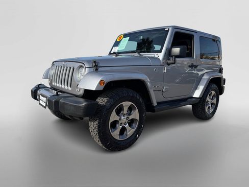 Used 2018 Jeep Wrangler Sahara w/ Connectivity Group image 9