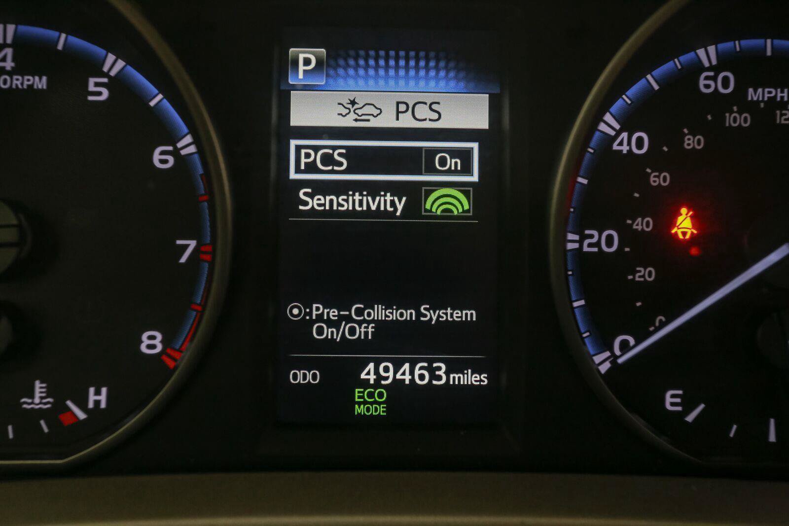 Used 2018 Toyota RAV4 LE w/ All Weather Liner Package AWD/4WD image 34