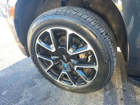 Used 2021 Chevrolet Suburban RST image 6