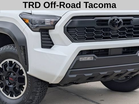 Used 2026 Toyota Tacoma TRD Off-Road AWD/4WD image 3