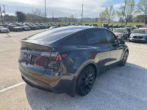 Used 2024 Tesla Model Y Performance image 10