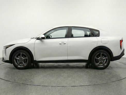 Used 2025 Kia K4 FWD image 5
