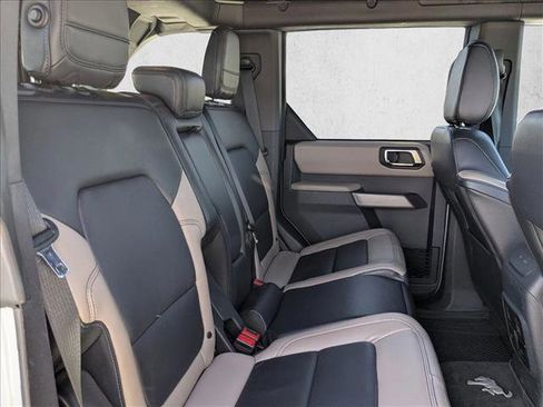 Used 2023 Ford Bronco Wildtrak AWD/4WD image 16