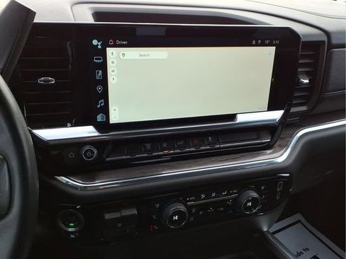 Used 2024 Chevrolet Silverado 2500 LTZ w/ LTZ Convenience Package image 9