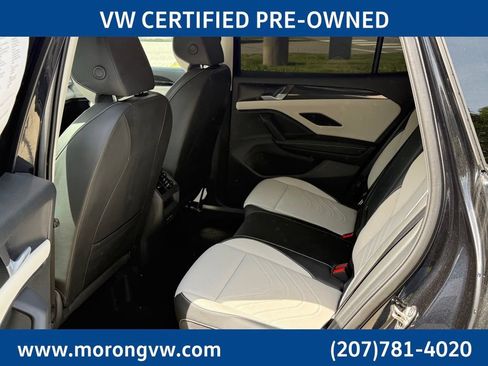 Certified 2025 Volkswagen Tiguan SE AWD/4WD image 19