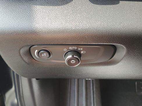 Used 2019 Chevrolet Traverse LS image 28