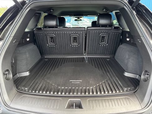Used 2024 Cadillac XT5 Luxury w/ LPO, Floor Liner Package AWD/4WD image 5