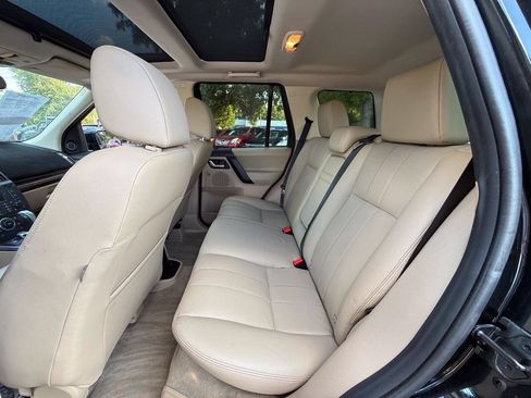 Used 2012 Land Rover LR2 HSE AWD/4WD image 13