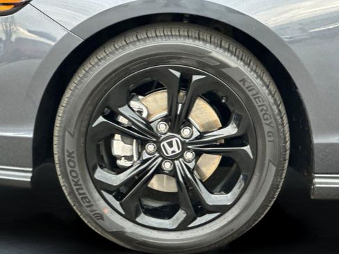 Certified 2025 Honda Accord SE image 25