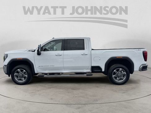 Used 2025 GMC Sierra 2500 SLT image 2