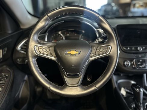 Used 2017 Chevrolet Malibu LT image 7