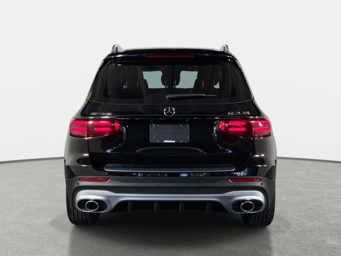 Used 2026 Mercedes-Benz GLB 35 AMG 4MATIC image 4