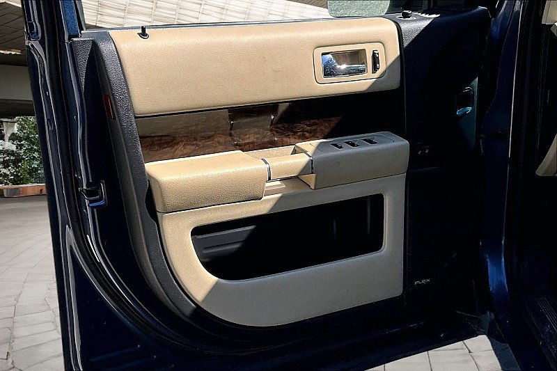 Used 2019 Ford Flex Limited w/ Equipment Group 301A FWD image 14