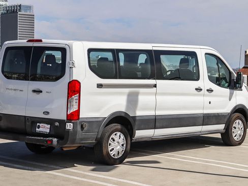 Used 2019 Ford Transit 350 XLT image 4