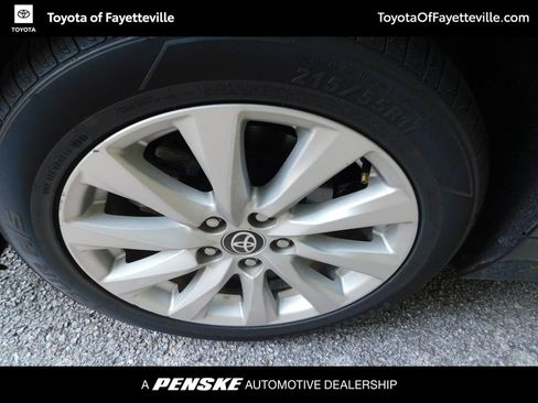 Used 2020 Toyota Camry LE FWD image 7