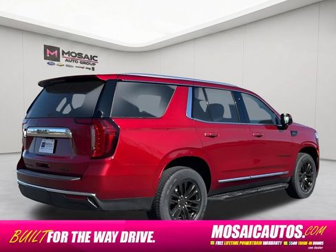 Used 2024 GMC Yukon SLT AWD/4WD image 3