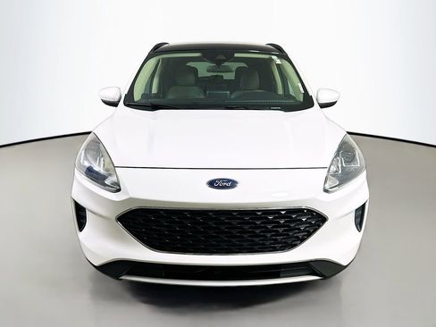 Used 2020 Ford Escape SE FWD image 2