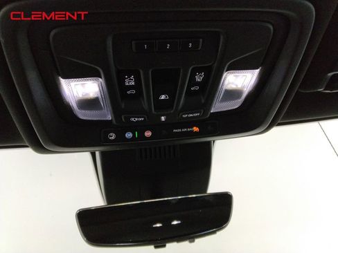 Used 2022 GMC Sierra 1500 AT4 w/ AT4 Premium Package image 21