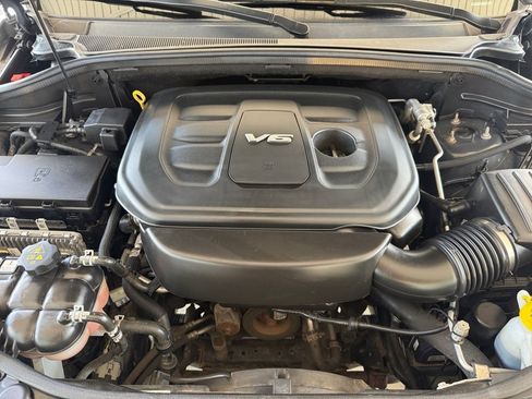 Used 2018 Jeep Grand Cherokee Laredo AWD/4WD image 40