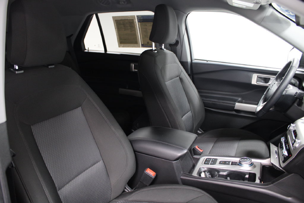 Used 2024 Ford Explorer XLT RWD image 23