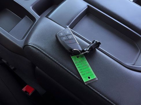 Used 2024 GMC Sierra 1500 SLE image 26