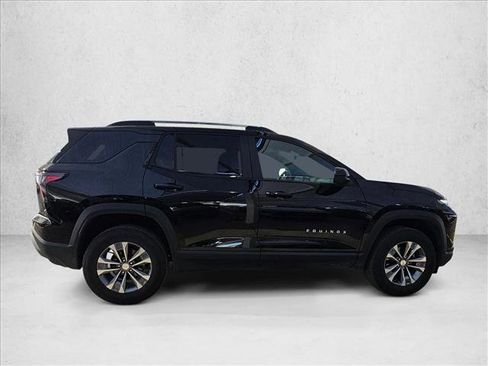 Used 2025 Chevrolet Equinox LT w/ Convenience Package II FWD image 4