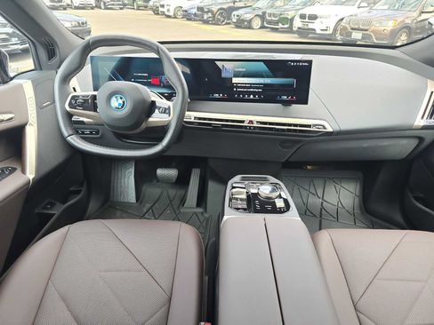 Used 2024 BMW iX xDrive50 w/ Premium Package AWD/4WD image 28