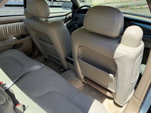Used 2004 Buick Park Avenue w/ Prestige Feature Package FWD image 40