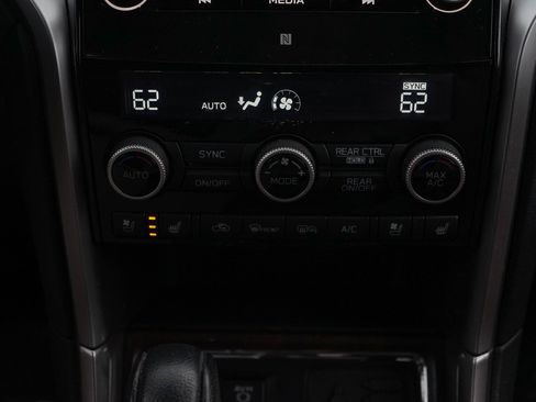 Used 2019 Subaru Ascent Touring w/ Popular Package #3 image 16