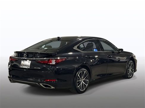 Certified 2023 Lexus ES 350 w/ Premium Package image 10