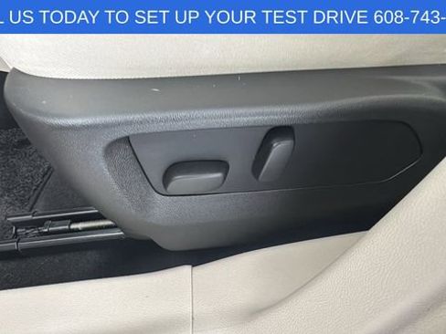 Used 2023 Buick Envision Avenir image 11