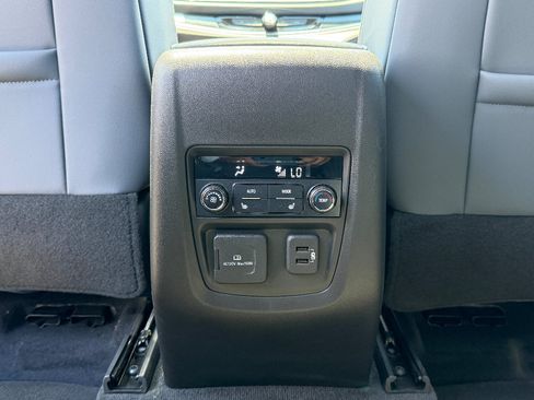Used 2021 Buick Enclave Premium w/ Sun and Sites Package AWD/4WD image 17