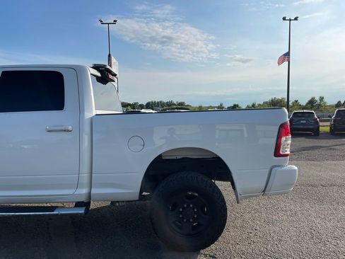 Used 2022 RAM 2500 Tradesman w/ Chrome Appearance Group AWD/4WD image 9
