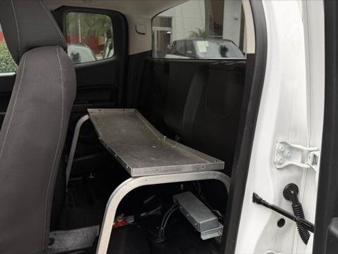 Used 2020 Chevrolet Colorado LT w/ Safety Package RWD image 17