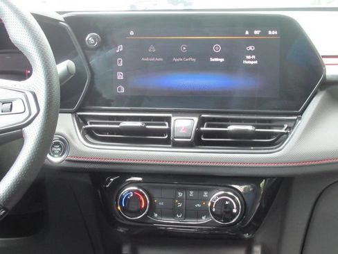 Used 2024 Chevrolet TrailBlazer RS FWD image 15
