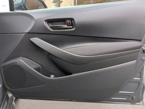 Used 2025 Toyota Corolla LE image 30