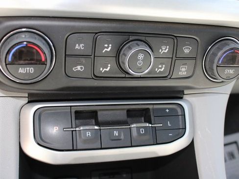 Certified 2023 GMC Acadia SLT image 8