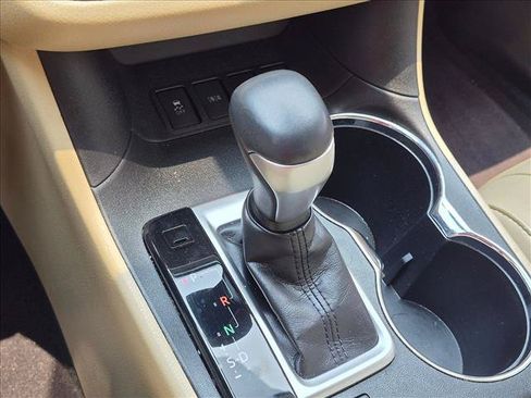 Used 2019 Toyota Highlander XLE AWD/4WD image 5