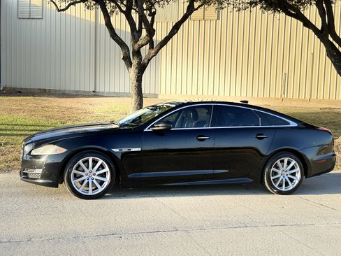 Used 2016 Jaguar XJ R-Sport image 1