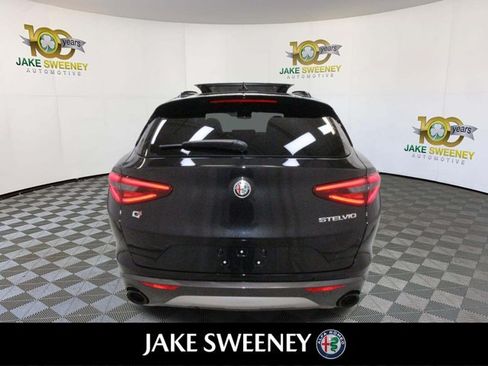 Used 2022 Alfa Romeo Stelvio Ti AWD/4WD image 6