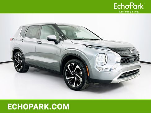 Used 2024 Mitsubishi Outlander SE AWD/4WD image 1