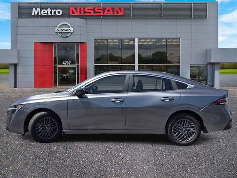 New 2027 Nissan Sentra SV w/ Floor Mat Package FWD image 3