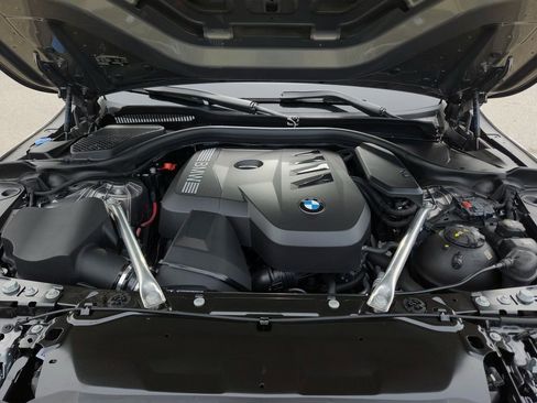 Certified 2025 BMW 530i image 22